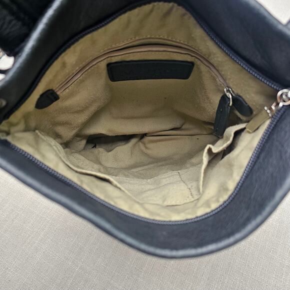 MARGOT Black Soft Leather Crossbody with Removable Straps 2 outside zip pockets - Picture 4 of 8